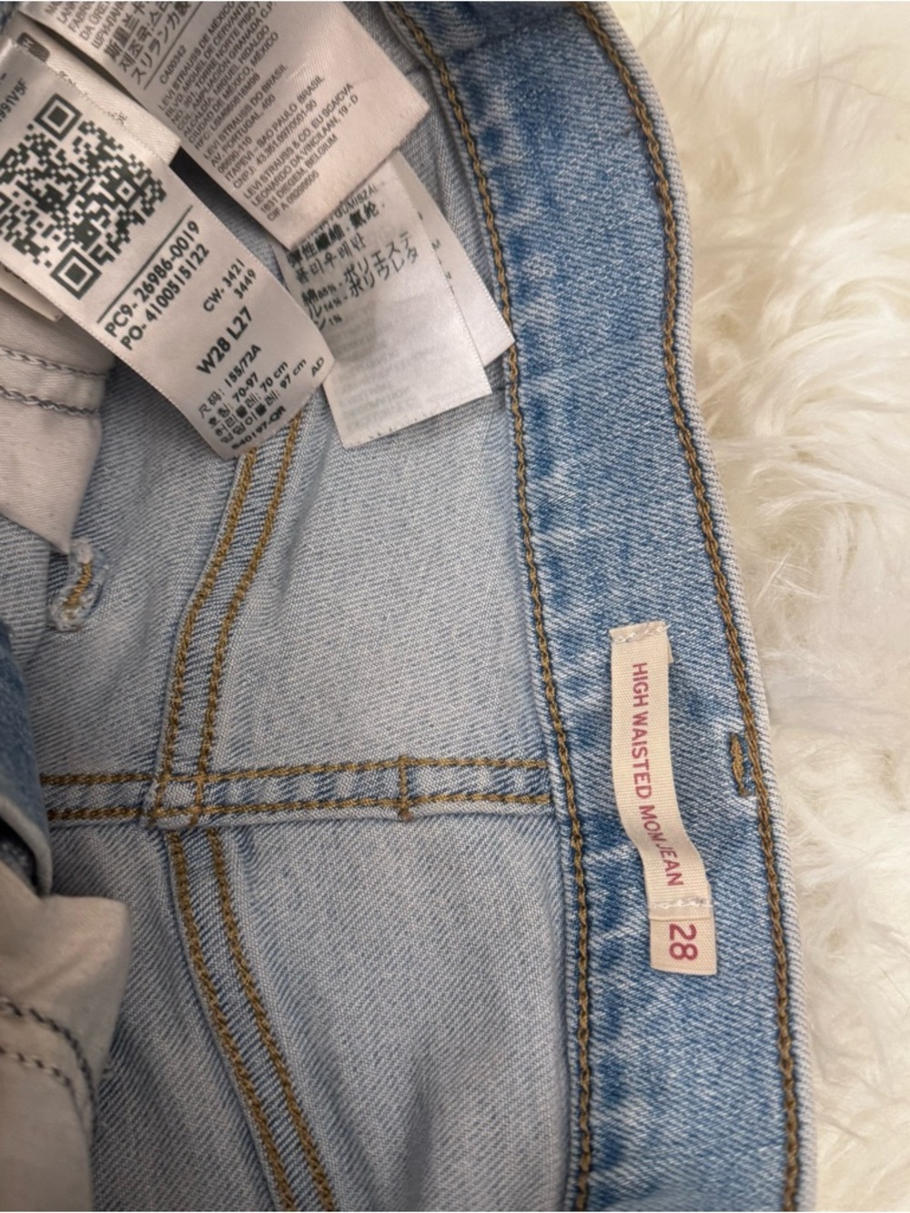 Levi’s Wedgie Fit High Rise Mom Jeans Light Wash W28 L27 NEW Condition - Picture 5 of 13